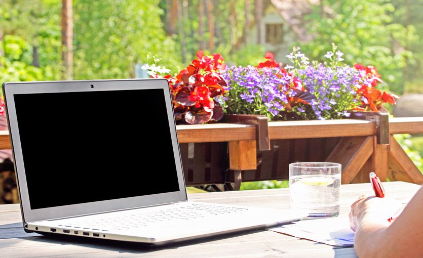 Почему самозанятость – отличный старт для удаленной карьеры?