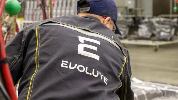 Липецкий «Моторинвест» выпустил 8 тысяч электрокаров и гибридов Evolute в 2025-м Липецкий «Моторинвест» выпустил 8 тысяч электрокаров и гибридов Evolute в 2025-м