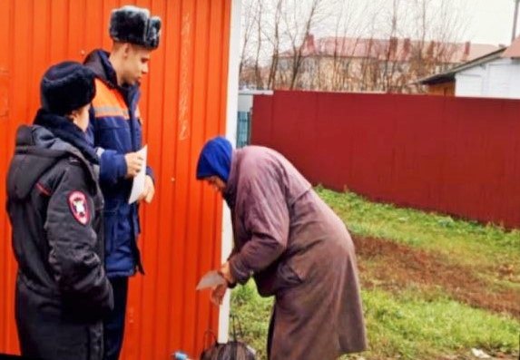 В Липецкой области автоинспекторы и пожарные проводят совместные профилактические рейды В Липецкой области автоинспекторы и пожарные проводят совместные профилактические рейды