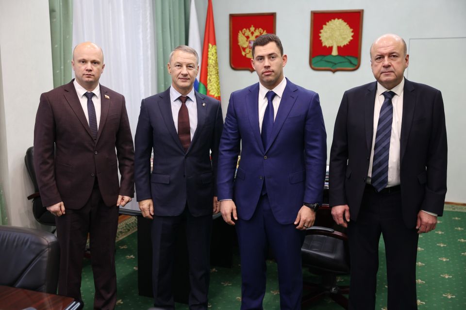 Сегодня к нам регион приехала делегация Рязанской областной Думы во главе с его председателем Аркадием Фоминым