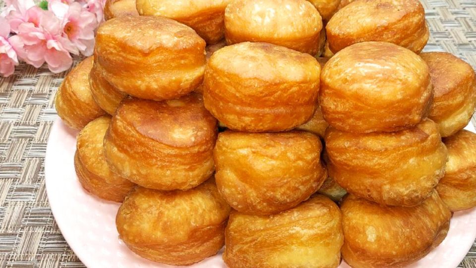 Простое и вкусное: пышные пышки на кефире без яиц