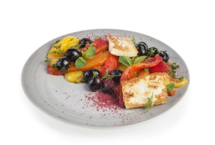 Отношения в тарелке: яркие нотки перчиков и халуми