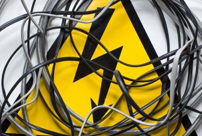 Как самовольное подключение к электричеству может обернуться финансовой катастрофой