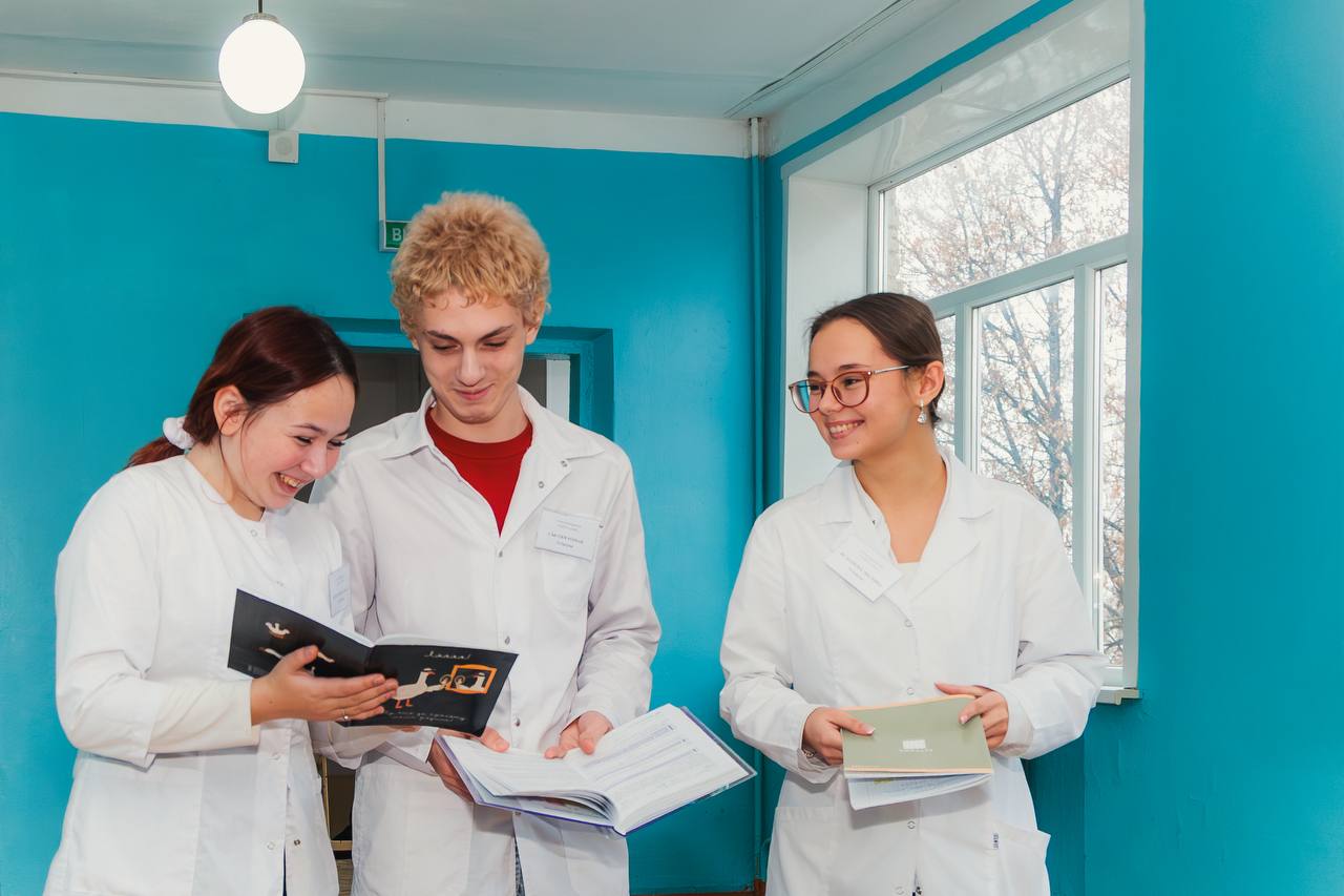 Игорь Артамонов: Смотрите, какие позитивные ребята в Усмани Игорь Артамонов: Смотрите, какие позитивные ребята в Усмани