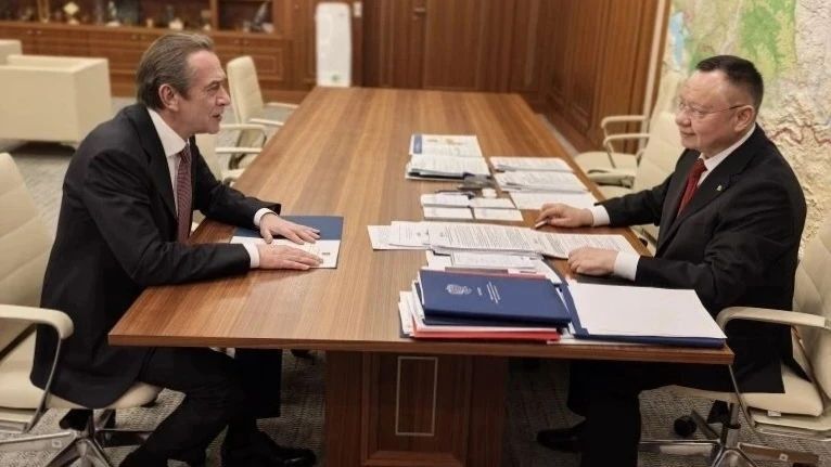 Министр строительства и ЖКХ РФ Ирек Файзуллин и председатель Союза театральных деятелей РФ Владимир Машков обсудили реставрацию Домов актера в регионах России
