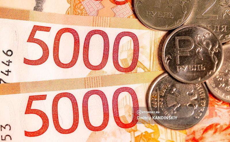 Сбережения продолжают расти, но состоятельные клиенты активно переходят к инвестициям