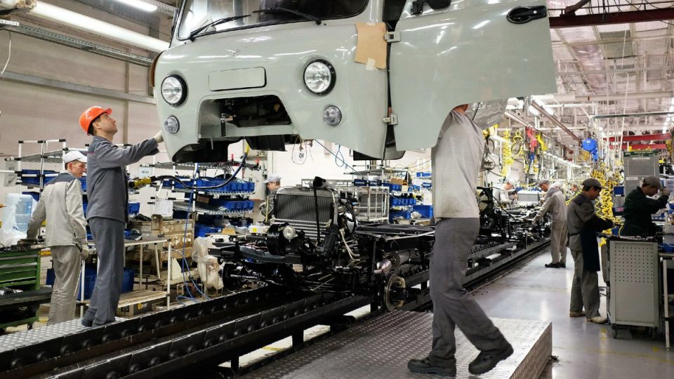 Обострение на автомобильном рынке: УАЗ готовится к переменам