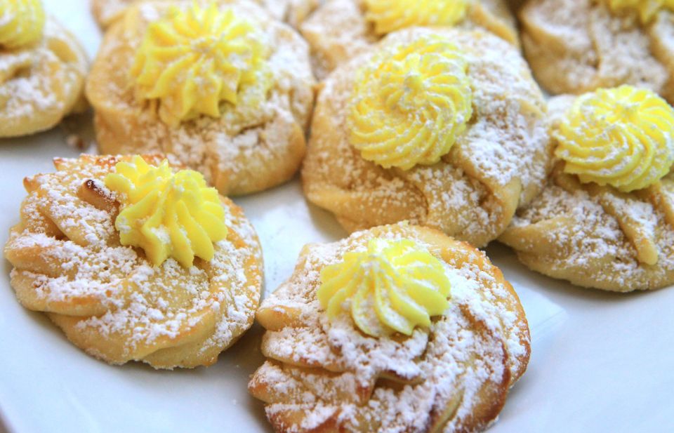 Нежное и ароматное печенье из лимона оценят все домочадцы: приготовите его играючи