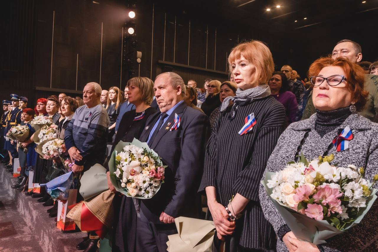 Сотрудники СК России по Липецкой области приняли участие в мероприятии, посвящённом Дню Героев Отечества Сотрудники СК России по Липецкой области приняли участие в мероприятии, посвящённом Дню Героев Отечества