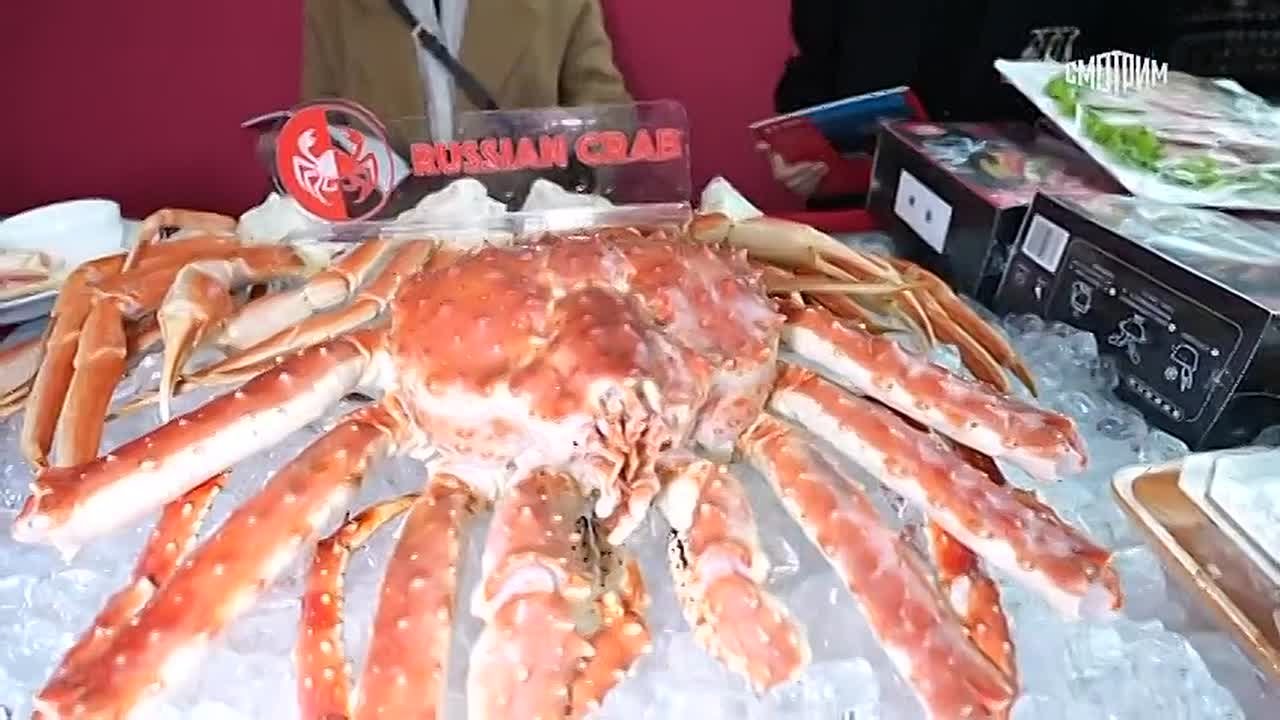 Елецкие кружева, аксессуары с настоящим янтарем и уникальная нижегородская вышивка удивили гостей на модном показе российских дизайнеров в Пекине