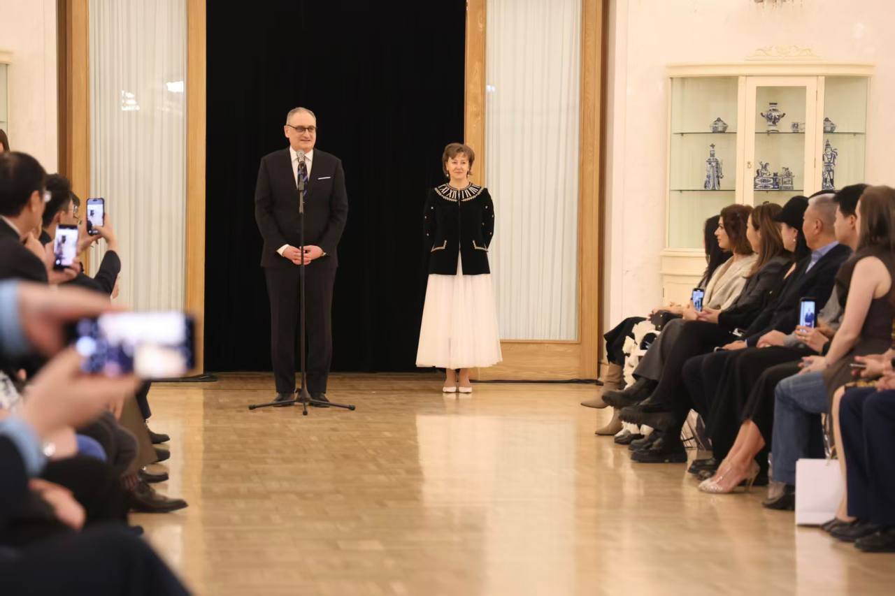 Откройте для себя Россию: презентация моды и гастрономии в самом центре Пекина Откройте для себя Россию: презентация моды и гастрономии в самом центре Пекина