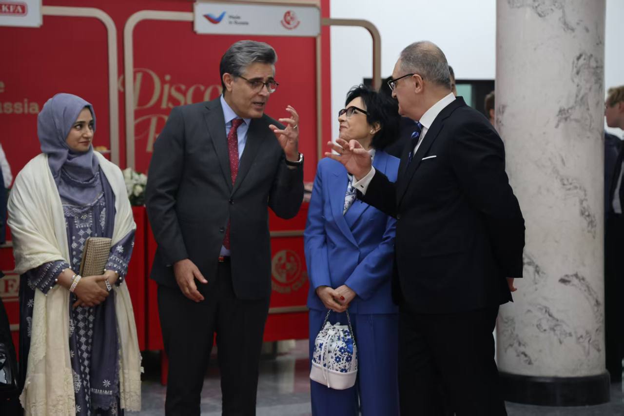 Откройте для себя Россию: презентация моды и гастрономии в самом центре Пекина Откройте для себя Россию: презентация моды и гастрономии в самом центре Пекина