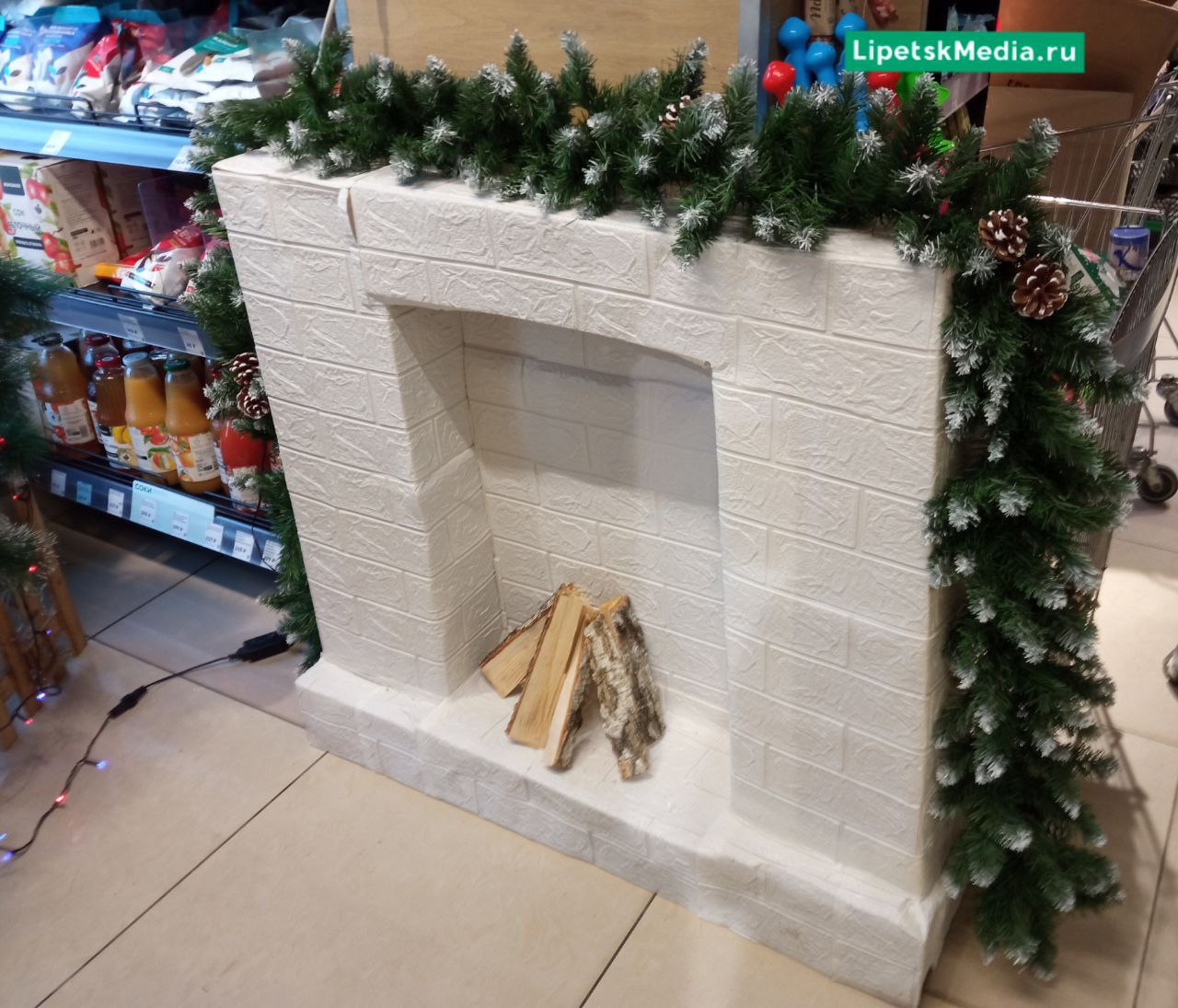 Как в Липецке украшают витрины и магазины к Новому году Как в Липецке украшают витрины и магазины к Новому году