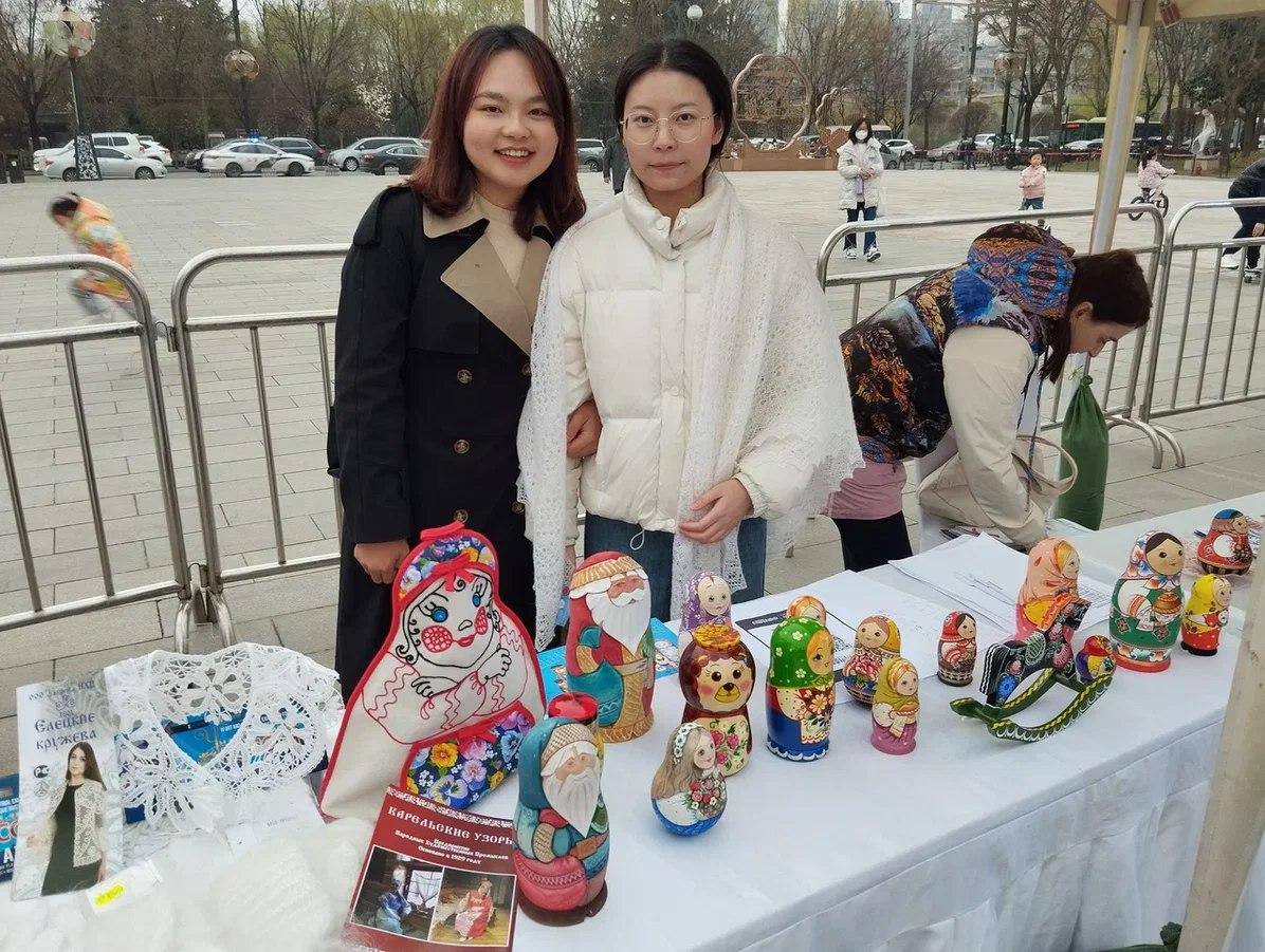 Коллекция елецкого кружева покорила Пекин на модном показе Коллекция елецкого кружева покорила Пекин на модном показе