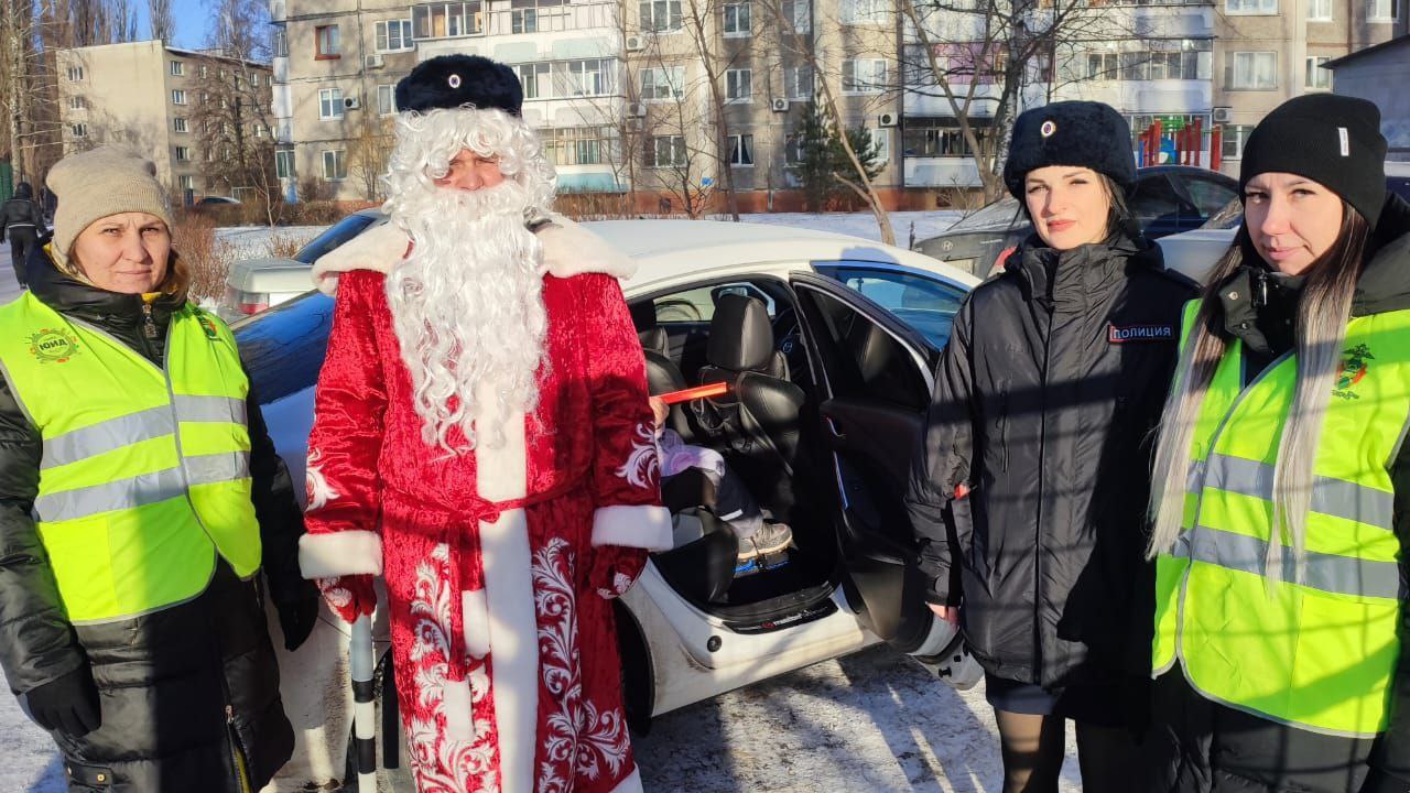 В новогодние каникулы липецкие автоинспекторы усилят работу по предотвращению детского травматизма