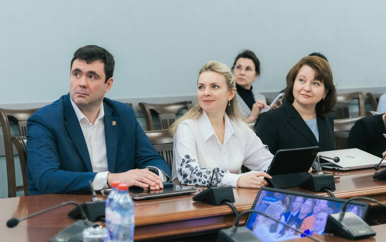 Игорь Артамонов: С командой смотрим трансляцию Итогов года с Владимиром Путиным Игорь Артамонов: С командой смотрим трансляцию Итогов года с Владимиром Путиным