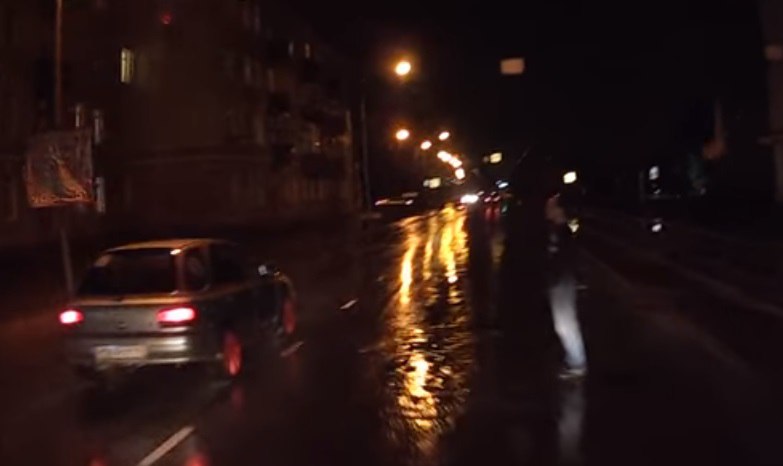 Призываем пешеходов и водителей соблюдать осторожность на дороге