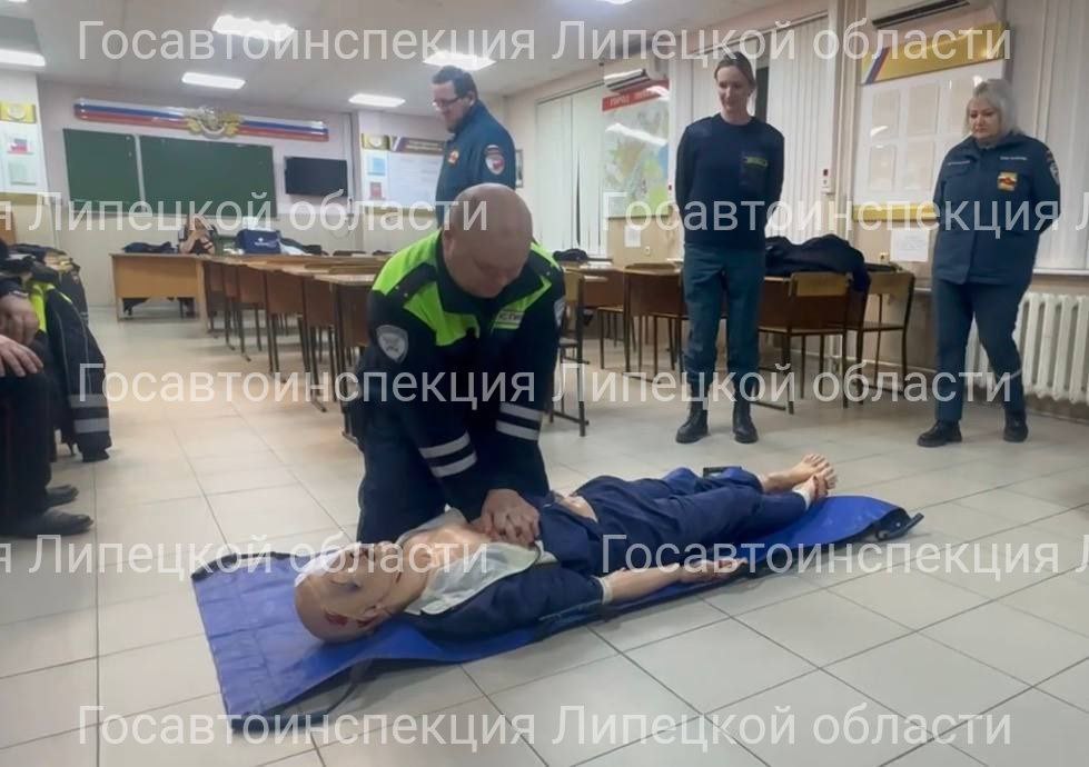 Липецкие автоинспекторы тренировались в оказании первой помощи пострадавшим в ДТП Липецкие автоинспекторы тренировались в оказании первой помощи пострадавшим в ДТП
