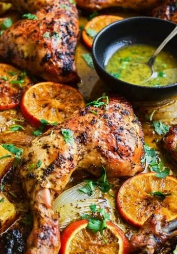 Запеченная курица с ананасами: идеальное сочетание для праздничного стола