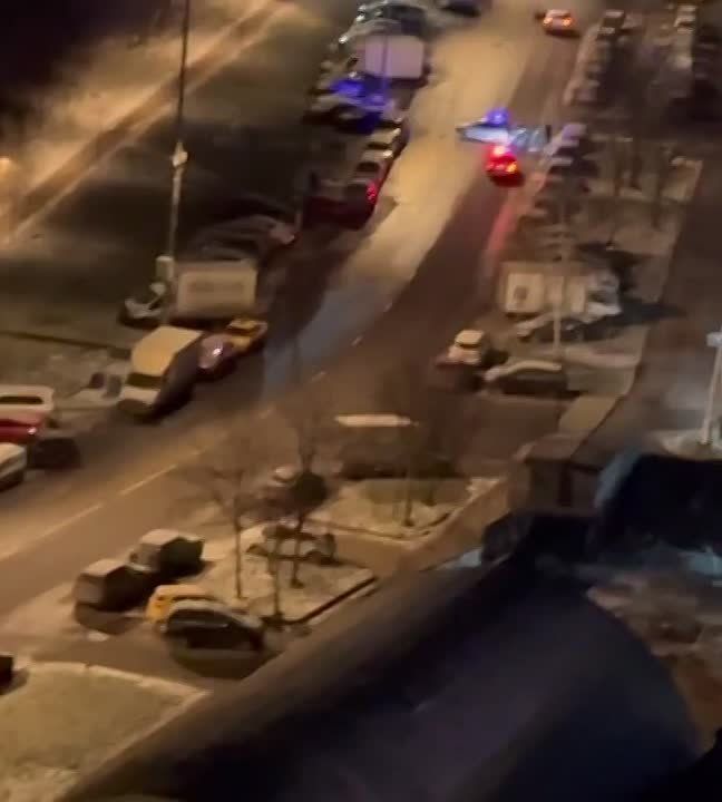 В Москве произошло нападение на сотрудников ДПС, ранены два человека, сообщил СК