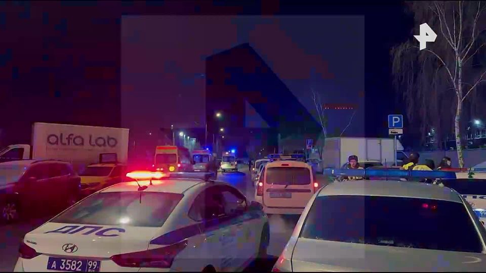Громкий хлопок прогремел на юге Москвы, сообщил корреспондент РЕН ТВ