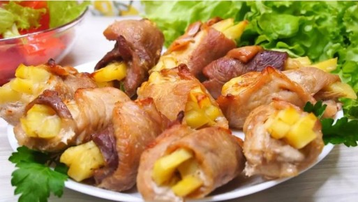 Нежные мясные рулетики: горячее угощение для праздничного стола