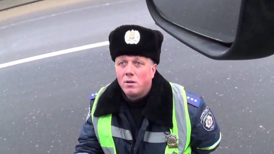 Как инспекторы ДПС переживают остановку автомобиля: неожиданные страхи и обстоятельства