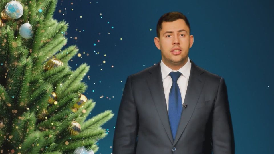 Дорогие друзья! От всего сердца поздравляю вас с наступающим Новым годом и Рождеством!