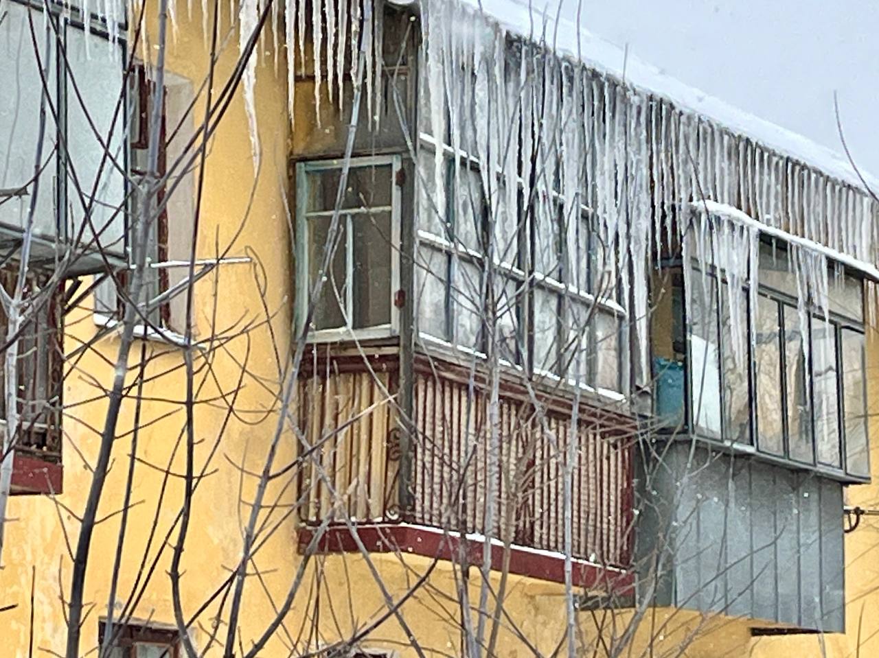 Следственное управление предупреждает: за травмы от снега и сосулек предусмотрена уголовная ответственность!