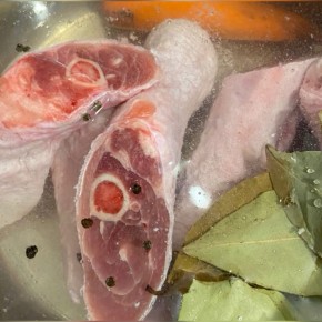 Скрытый враг суставов: семь продуктов, которые повышают мочевую кислоту и медленно разрушают хрящ