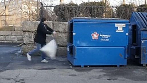 Не вывозят вовремя мусор на вашей улице? Вам это не нравится? Но вы не идёте жаловаться, потому что лень ходить по инстанциям?