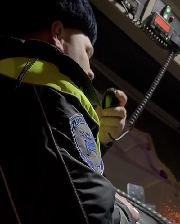 В Липецком округе автоинспекторы предупреждают дальнобойщиков об осторожности во время непогоды