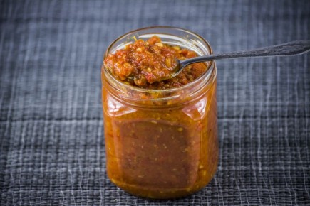 Как приготовить хреновину с помидорами и чесноком: секреты и советы