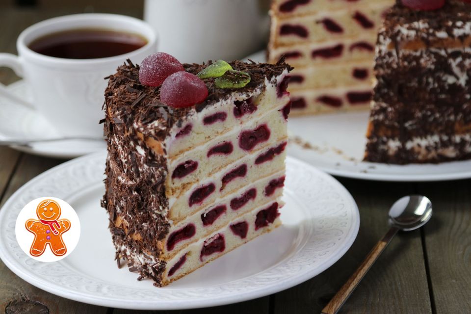 Приготовление вишневого торта: магия нежного вкуса и текстуры