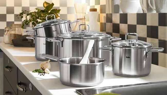 Удивительный способ вернуть блеск кастрюль с помощью лука