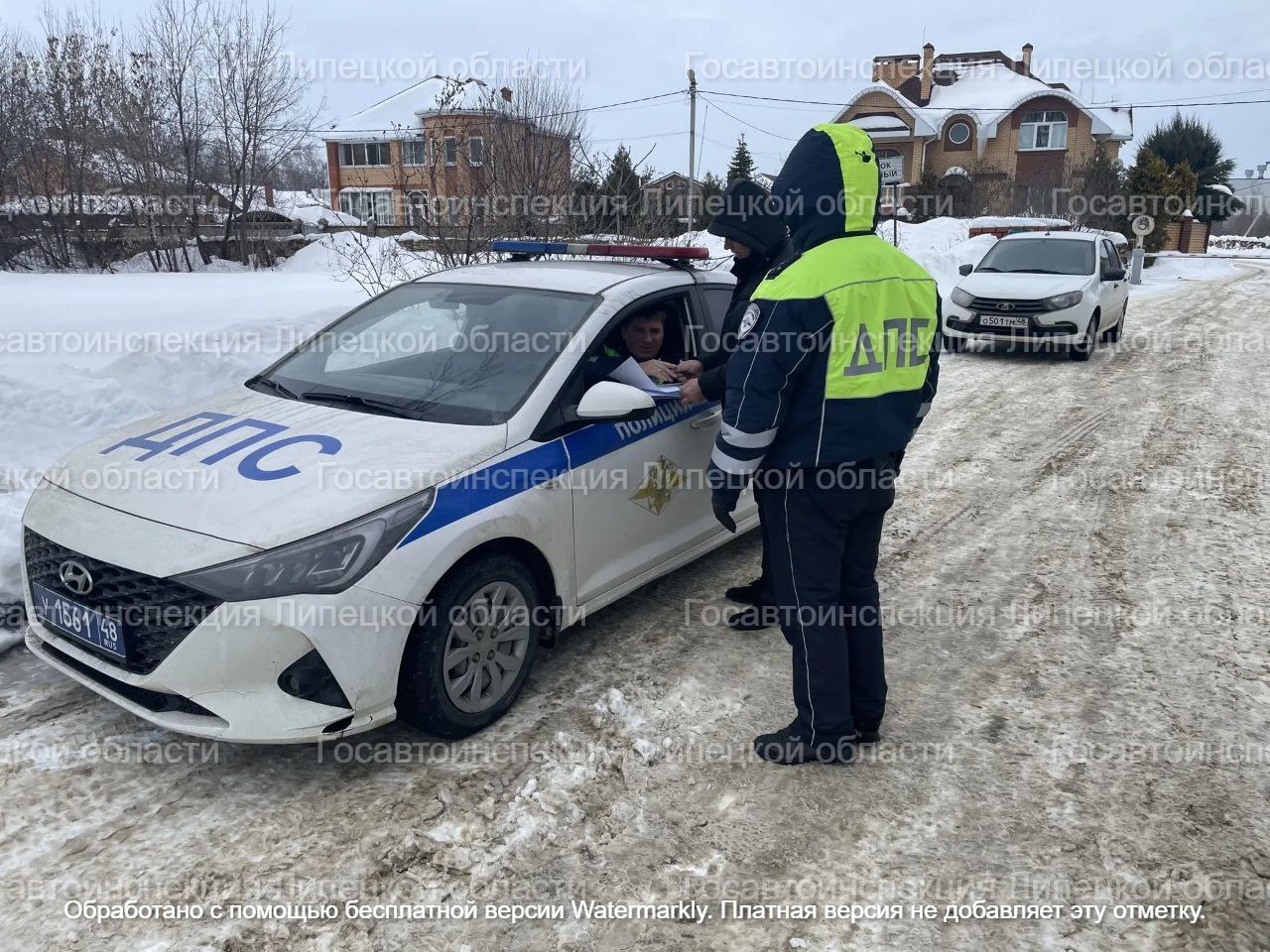 Автоинспекторы в рамках сегодняшнего профилактического мероприятия по выявлению нарушений ПДД, связанных с выездом на полосу встречного движения дежурят на улицах и дорогах Липецкой области Автоинспекторы в рамках сегодняшнего профилактического мероприятия по выявлению нарушений ПДД, связанных с выездом на полосу встречного движения дежурят на улицах и дорогах Липецкой области