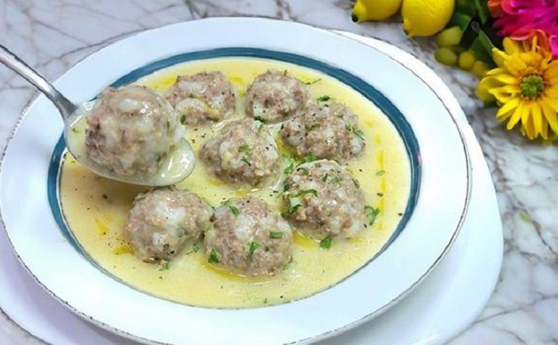 Греческий суп с фрикадельками и лимонным соусом: незабываемое кулинарное путешествие