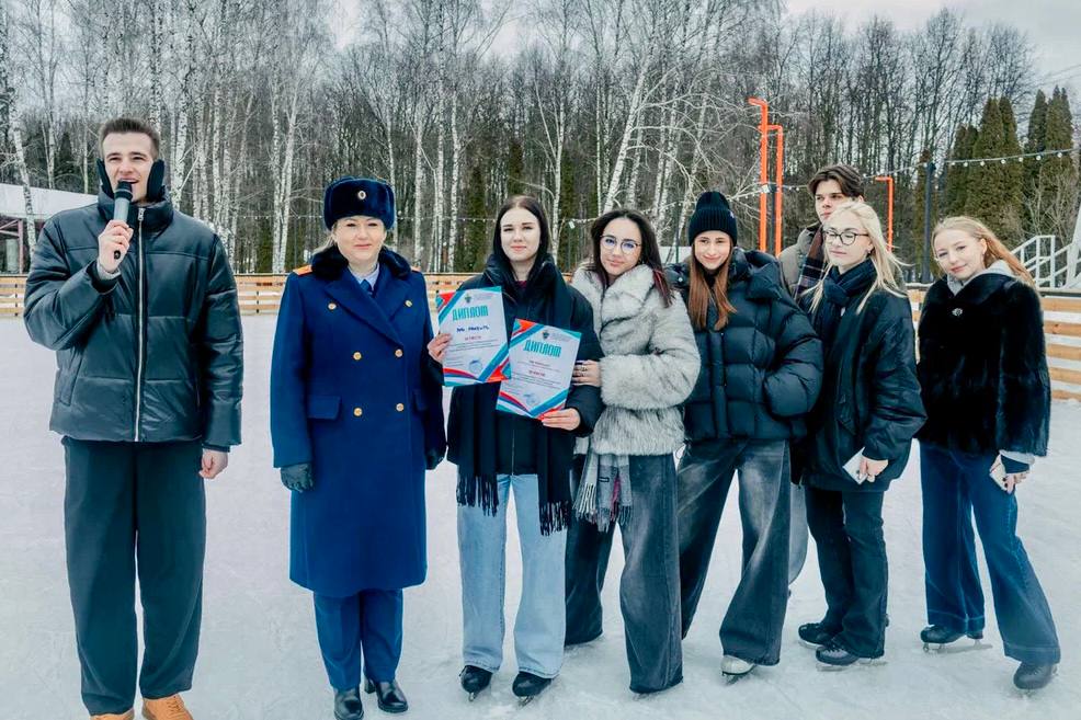 Триколор в небо и лёд под ногами: cледственное управление СК России по Липецкой области стало соорганизатором спортивного праздника, посвященного 15-летию ведомства Триколор в небо и лёд под ногами: cледственное управление СК России по Липецкой области стало соорганизатором спортивного праздника, посвященного 15-летию ведомства