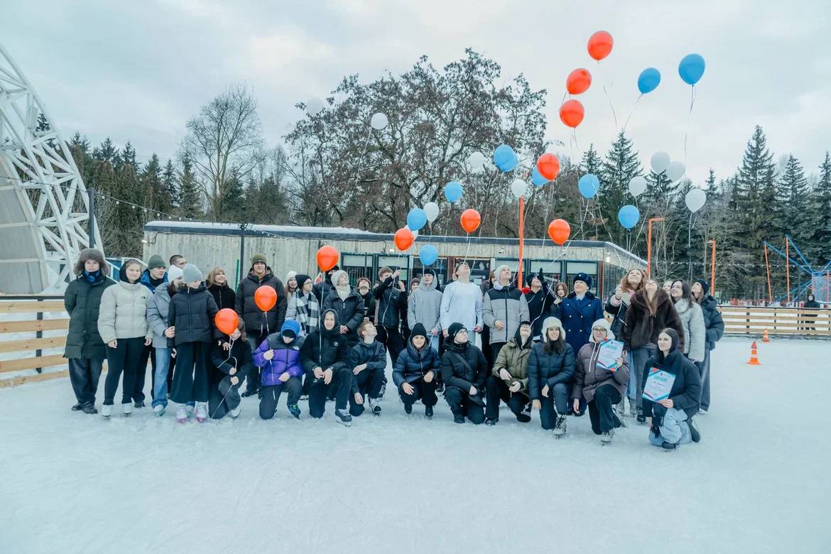 Триколор в небо и лёд под ногами: cледственное управление СК России по Липецкой области стало соорганизатором спортивного праздника, посвященного 15-летию ведомства Триколор в небо и лёд под ногами: cледственное управление СК России по Липецкой области стало соорганизатором спортивного праздника, посвященного 15-летию ведомства