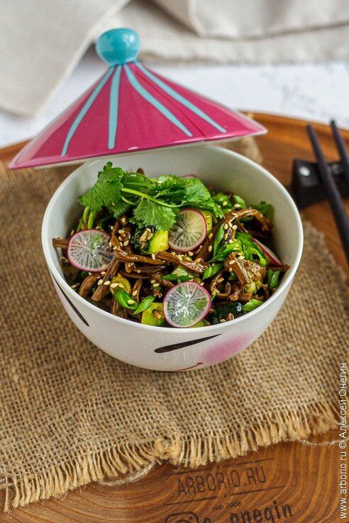 Вкуснейший салат из папоротника