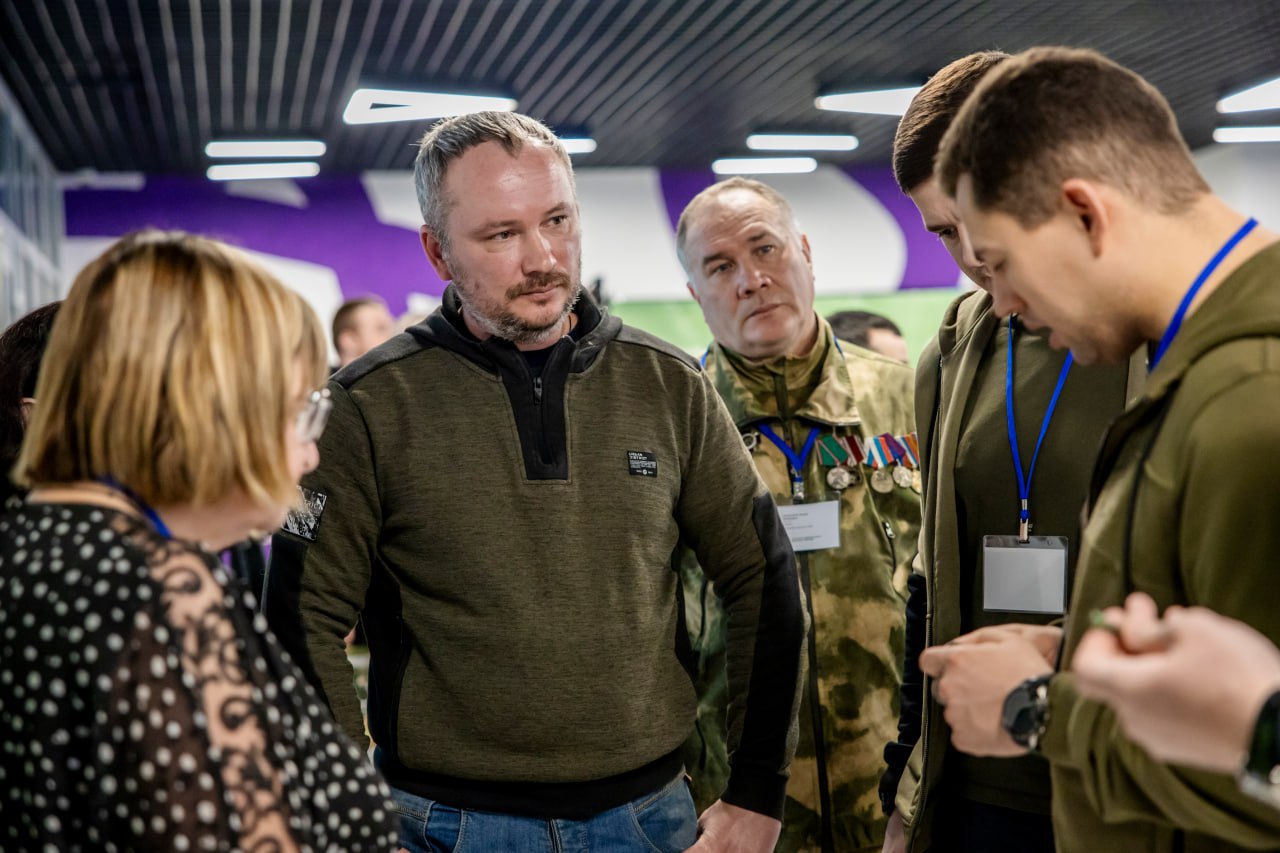 Владимир Сериков: Многие идеи волонтёров реализуем в рамках проекта «Липецкая промышленность для Победы» Владимир Сериков: Многие идеи волонтёров реализуем в рамках проекта «Липецкая промышленность для Победы»