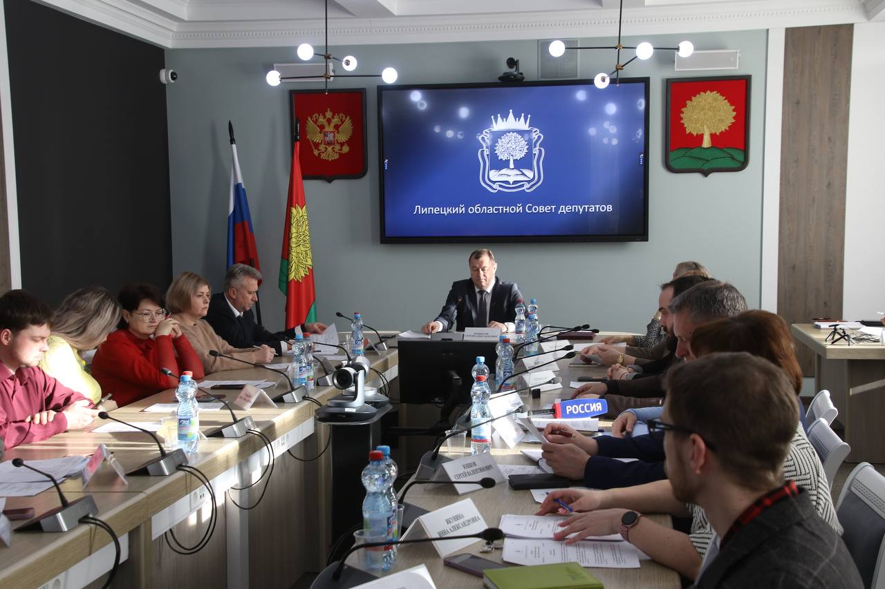 На комитете облсовета по науке, образованию, культуре, спорту, делам семьи и молодёжи заслушали итоги эксперимента по расширению доступности СПО