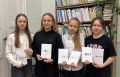 Внимательно посмотрите на фото и попробуйте угадать названия книг