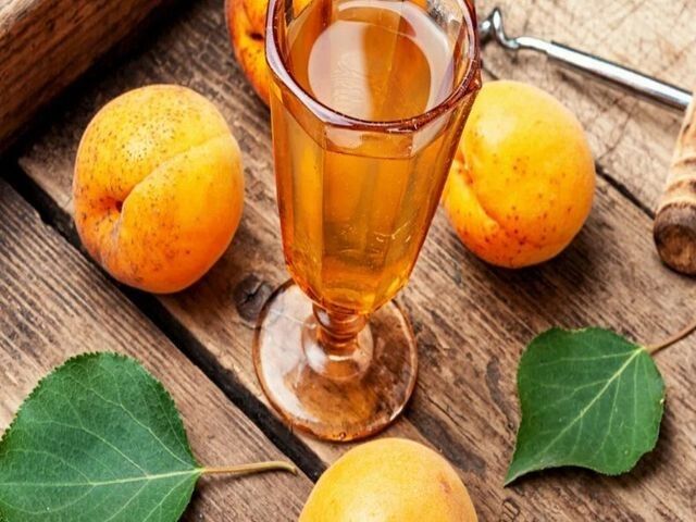 Кто сказал, что вино делают только из винограда?