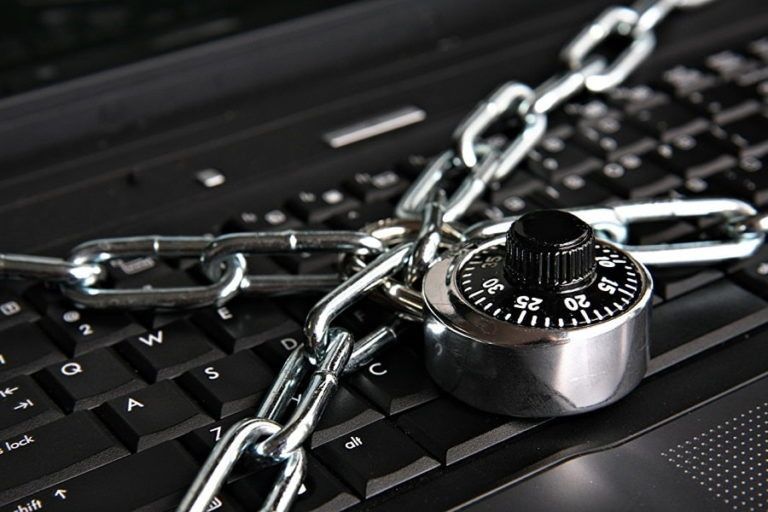 Нецензурная лексика в сети: штрафы могут достигать 300 тысяч рублей