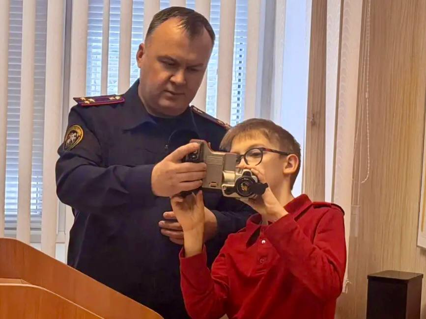 Профессия, где служат Закону: в следственном управлении СК России по Липецкой области состоялся День открытых дверей Профессия, где служат Закону: в следственном управлении СК России по Липецкой области состоялся День открытых дверей