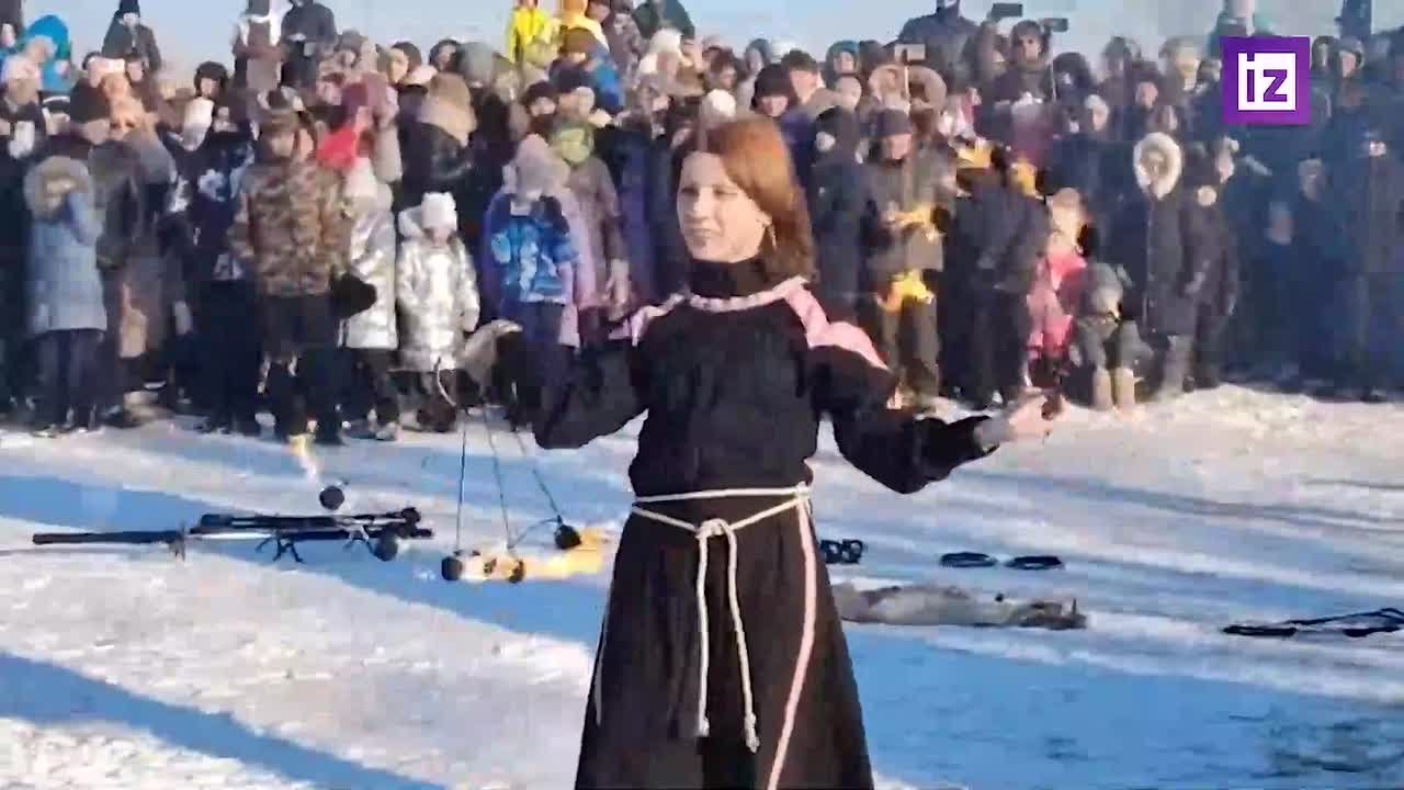 Хорошо горит: большую фигурку Лабубы сожгли в Липецкой области на Масленицу