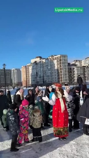 Блины раздают взрослым и детям в «Европейском»