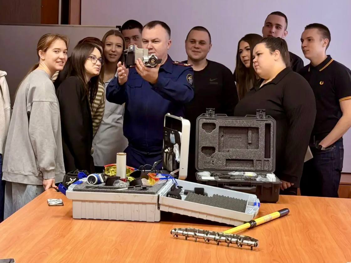 Профессия, где служат Закону: в следственном управлении СК России по Липецкой области состоялся День открытых дверей Профессия, где служат Закону: в следственном управлении СК России по Липецкой области состоялся День открытых дверей