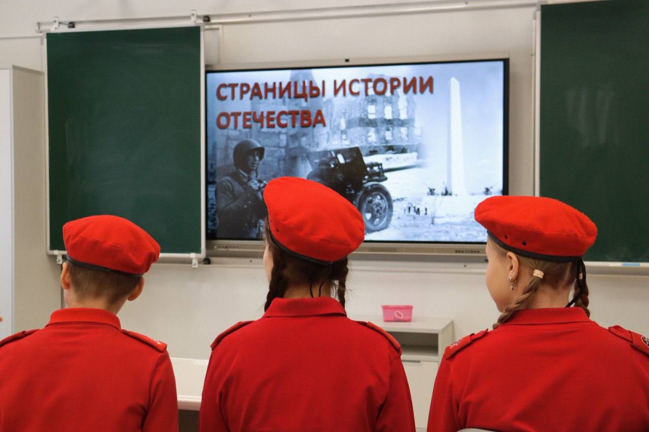 Юные патриоты показали свои силы в военно-спортивной игре «Вперед, мальчишки!» Юные патриоты показали свои силы в военно-спортивной игре «Вперед, мальчишки!»